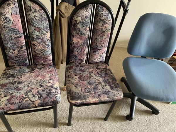 三个椅子